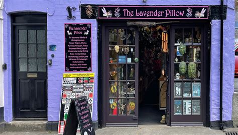 The allure of Savannah's witchcraft shops: a mystical experience